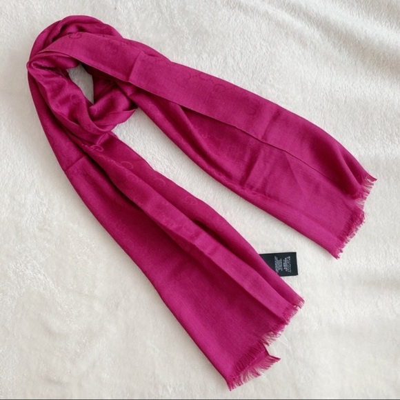 Gucci Accessories - NWT Authentic Gucci Silk Wool Blend Long Scarf 🧣